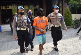 Keterlaluan, Bapak Rantai dan Perkosa Anak Tiri hingga Hamil