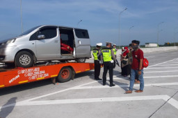 Towing Angkut Penumpang Ditilang