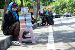 FOTO: Jasa Penukaran Uang Pecahan Meningkat Jelang Lebaran 1441 H
