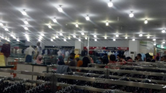 Jelang Lebaran, Kawasan Niaga Mulai Diserbu Pembeli