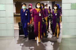 FOTO: Jelang H-1 Lebaran, Bandara Juanda Mengalami Penurunan