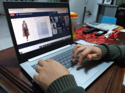 Innofashion Show 2020, UK Petra Gelar Upcycle Fashion