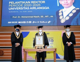 Unair Terima Penghargaan Rekor Muri