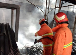 Gudang di Menganti Ludes Terbakar