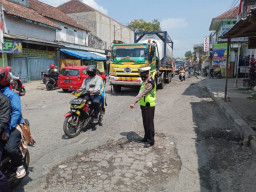 Jalan Babat Rusak, Begini Skenario Lantas Lamongan Atur Kendaraan