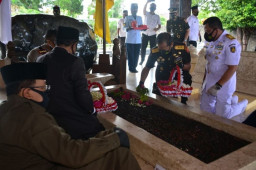 Pangdam V/Brawijaya Ziarah ke Makam Bung Karno