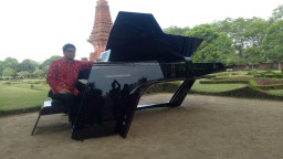 Pianis Kondang Ananda Sukarlan Gelar Konser Virtual di Bajangratu