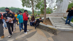 Pj. Bupati Hudiyono Ajak Warga Bersihkan Alun-Alun Sidoarjo