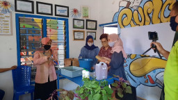 ITS Sosialisasikan Metode Hidroponik, Guna Tingkatkan Nilai Ekonomi