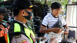 Swab Hunter Lakukan Razia Di Perbatasan Kota Surabaya Dapati 45 Pelanggar