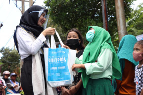 Finalis Putkam Unitomo 2020 Sosialisasi Protokol Kesehatan ke Anak Jalanan