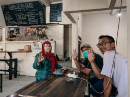 Warung Dobeng, Contoh Sukses Dwi Astutik Bina Anak Jalanan