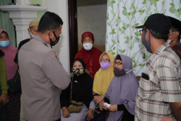 Pihak Keluarga Pasrah Korban Pesawat Sriwijaya Air