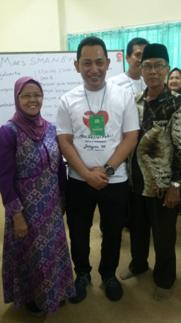 Komjen  Pol. Listyo Sigit, Perhatian Terhadap Guru Dan Sekolahnya