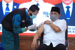 Forkopimda Sidoarjo Disuntik Vaksinasi Covid-19 Tahap Dua