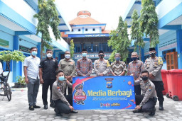 Jelang Tasyakuran HPN, PWI dan Polres Lamongan Santuni Yatim Piatu
