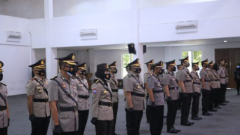 Jajaran Polrestabes Surabaya dan Kapolsek Jalani Sertijab