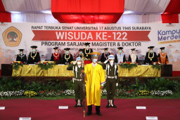 Dihadiri Eri Cahyadi, Untag Surabaya Gelar Wisuda ke-122