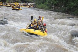 Nakes Juga Manusia, Butuh Liburan dan Berwisata