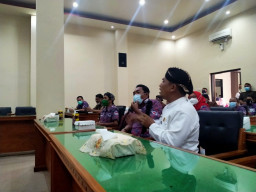 Tolak Refocusing ADD, Puluhan Perwakilan Perangkat Desa Datangi DPRD