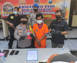 Kena Tonjok Alat Vital, Pencuri Kabur Lawan Nenek