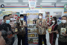 Bangkitkan Ekonomi, Indomaret Launching Produk UMKM Lamongan