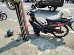 Pasangan Lansia Tewas Menabrak Tiang Listrik