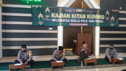 Polisi di Jawa Timur Gelar Ibadah Ngaji Kitab Kuning