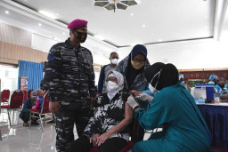 Lantamal V Gelar Vaksinasi Massal 1000 Dosis