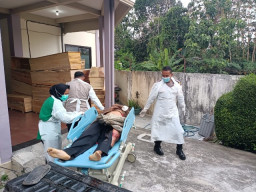 Terjerat Tali Layang-layang Pemuda  di Blitar Tewas di Jalan Raya