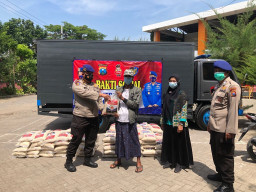 Peduli Masyarakat Pesisir dan Nelayan, Ditpolair Polda Jatim Bhakti Sosial Bhayangkara untuk Negeri