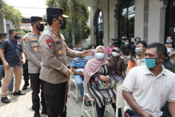 Kapolda Jatim Tinjau Vaksin di NUIS, dan Prosentase Vaksin di Jatim Sudah Mencapai 24 Persen