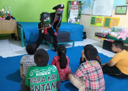 Pemkot Galakkan Mendongeng di Tiap Balai RW Surabaya