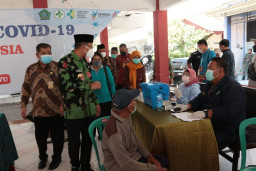 Vaksinasi Lansia Sidoarjo Dosis Pertama 40,5 Persen