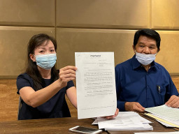 Tragis ! Janda Tiga Anak Mencari Keadilan Malah Dua Kali Digugat Pengacaranya