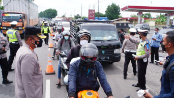 Polresta Sidoarjo Edukasi Pengendara dan Sediakan Vaksinasi