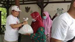 Ikadin Sidoarjo Bantu Sembako Warga Tidak Mampu Di Desa Terpencil