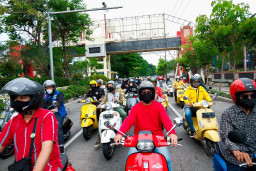 Ajak Komunitas Vespa, JD.ID Gelar Kegiatan Ride Now Pit Later