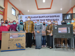 Diskopukmperindag Kota Mojokerto Salurkan Bantuan Sarpras Inkubasi Wirausaha Senilai 6 Milyar