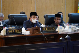 Genjot PAD, DPRD Sidoarjo Sahkan Perda Pajak Online