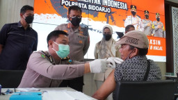 Polresta Sidoarjo Terus Masifkan Vaksinasi Booster Lansia