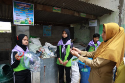 Masuk Tahap Penilaian Lapang, Tiga Sekolah di Kota Kediri Berpeluang Raih Predikat Adiwiyata Provinsi