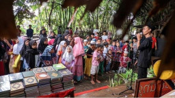 Peduli Pendidikan Non Formal, PLN Bantu Pondok Pustaka Ndalung