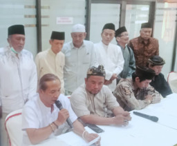 Elemen Masyarakat Desak Polres Gresik Segera Menahan Tersangka Penistaan Agama