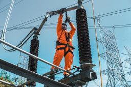 Rampungkan Pekerjaan, Suplai Listrik ke Bali Kian Andal