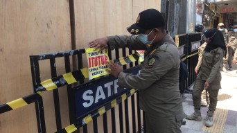 Satpol PP Segel Proyek Ruko 'Bodong' Jalan Majapahit Mojokerto