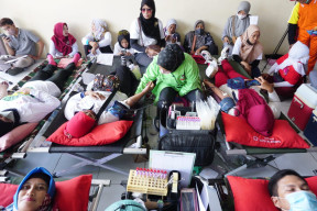 Di iming-imingi Sembako, Peserta Donor Darah Hari Koperasi ke-75 Membludak