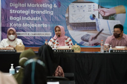 Ning Ita Targetkan Cetak Marketer Dan Reseler Handal Pasarkan Produk UMKM Kota Mojokerto