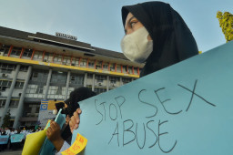 Kecam Kekerasan Seksual di Lingkungan Kampus, Maba Unitomo Gelar Aksi Teatrikal