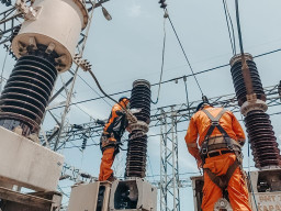 Amankan Pasokan Listrik di Pesisir Selatan Jatim, PLN Lakukan Perbaikan Sistem Tegangan Tinggi